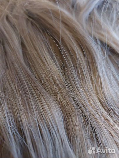 Волосы на заколках, шеньон, русые