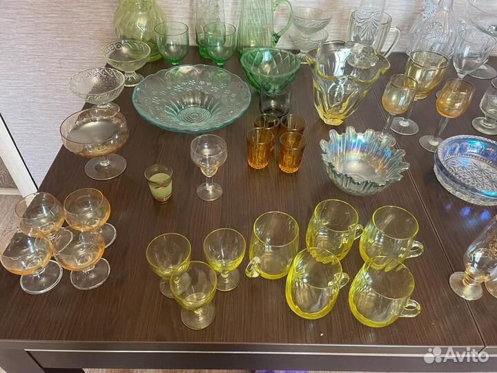 Вазы фужеры и др. цветное стекло Винтаж