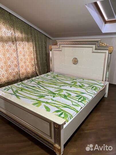 Кровать двухспальная 180 200 из массива