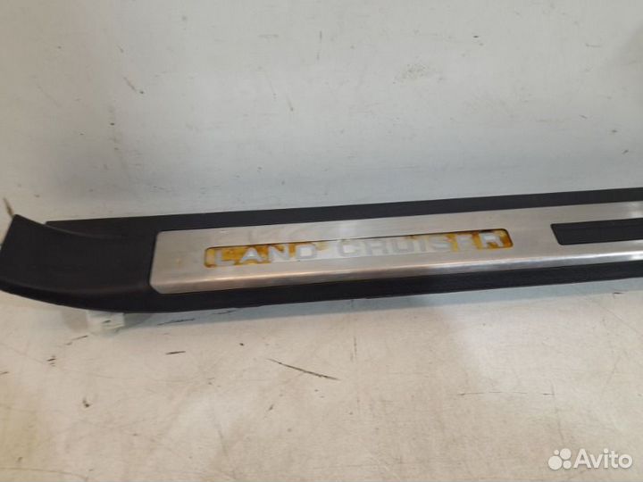 Накладка порога внутренняя передняя правая Toyota