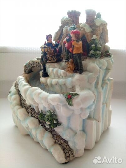 Музыкальная рождественская игрушка