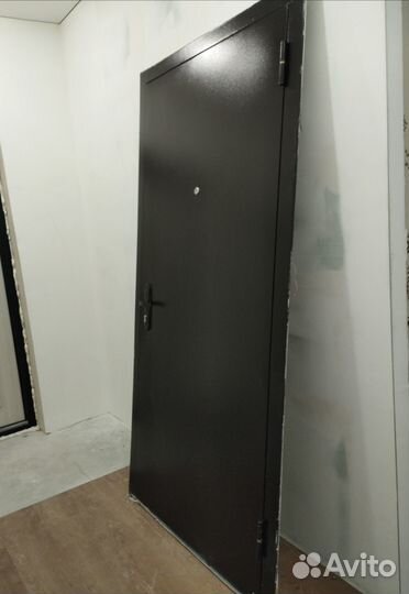 Входная металлическая дверь
