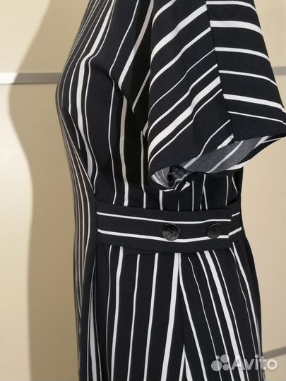 Платье от Warehouse миди в вертикальную полоску