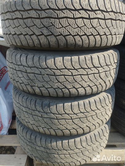 R15 Viatti Brina Nordico V-522 205/70, PCD 5x139.7 DIA 98.5