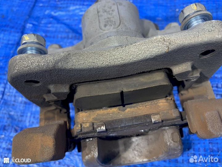 Суппорт на toyota camry AVV50 2arfxe