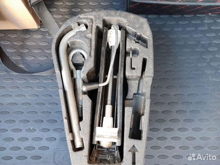 Наполнитель багажника skoda rapid