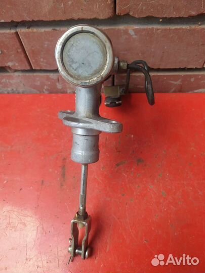 Главный цилиндр сцепления Nissan NP 300