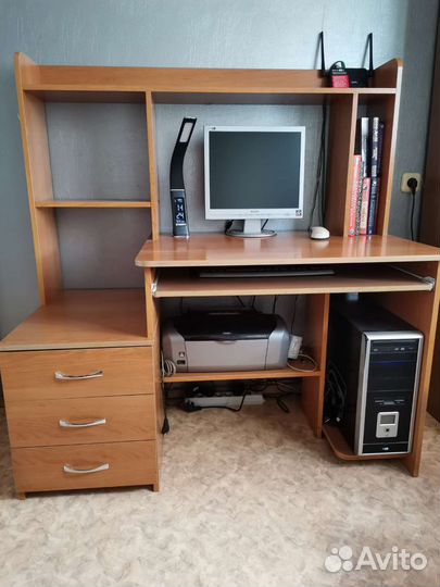 Компьютерный стол