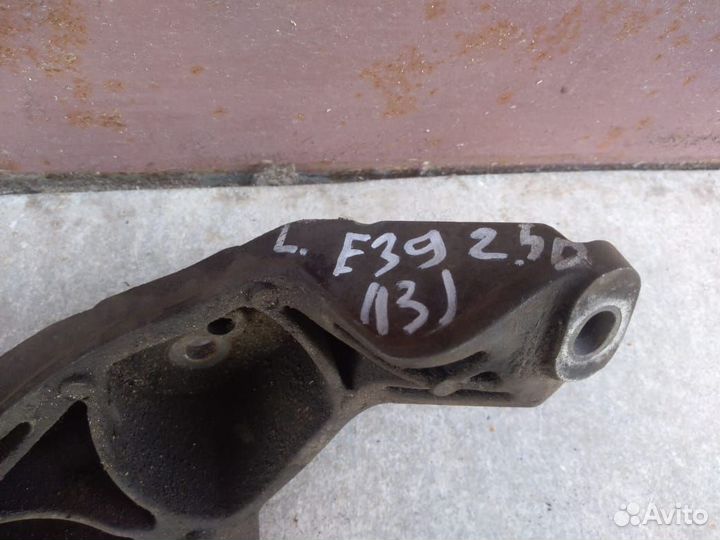 Кронштейн двигателя левый BMW E39