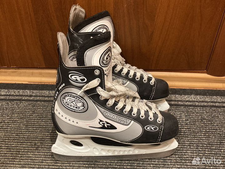 Коньки хоккейные