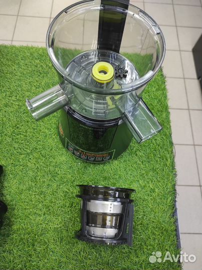 Шнековая соковыжималка redmond RJ-912S