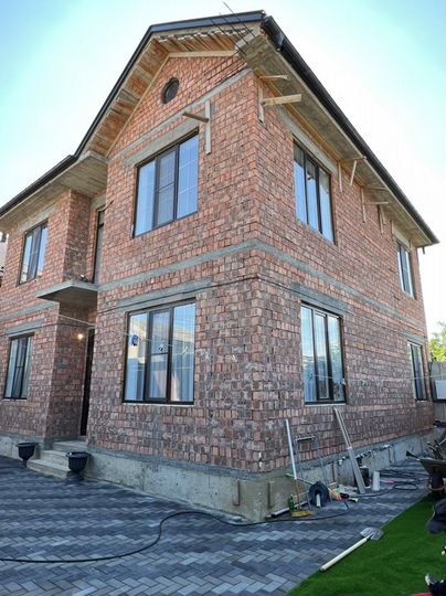 Дом 200 м² на участке 2 сот.