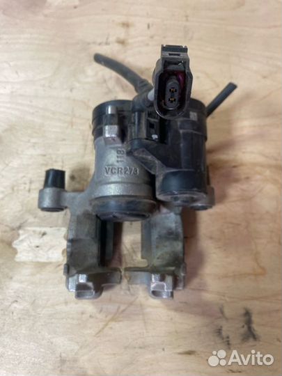 Суппорт тормозной задний правый Volkswagen Tiguan