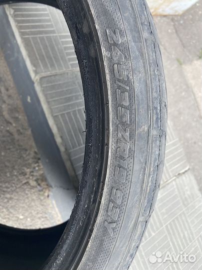 Yokohama AVS Sport V102 245/35 R19 и 275/30 R19 93Y