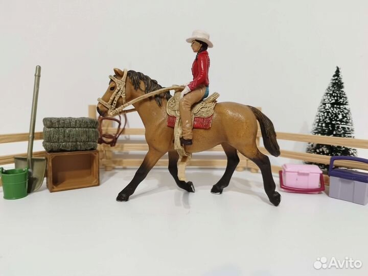 Фигурки лошадей schleich