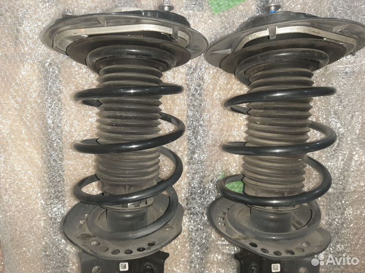 Передние стойки Mercedes w212