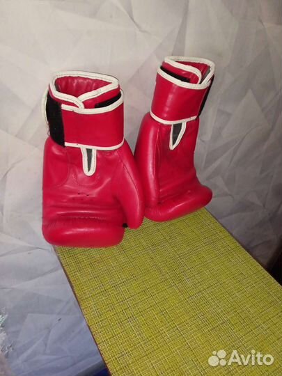 Боксерские перчатки green hill