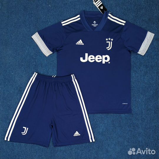 Клубная футбольная форма 2020/2021