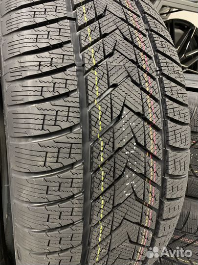 Zmax Winterhawke II 275/45 R21 и 315/40 R21 110H