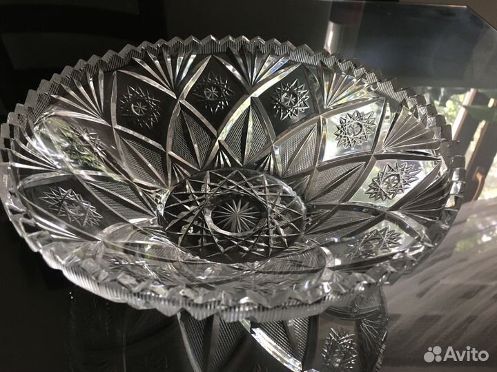 Большие хрустальные вазы