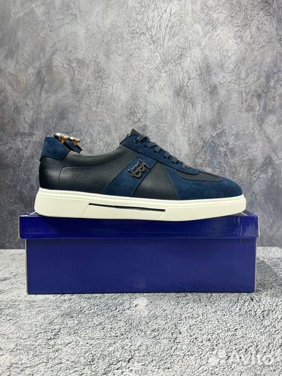 Кроссовки мужские классические