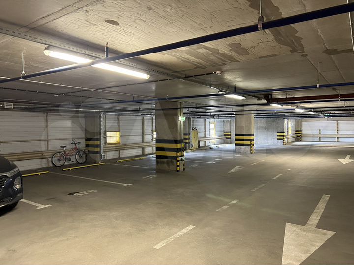 Машиноместо, 14 м²