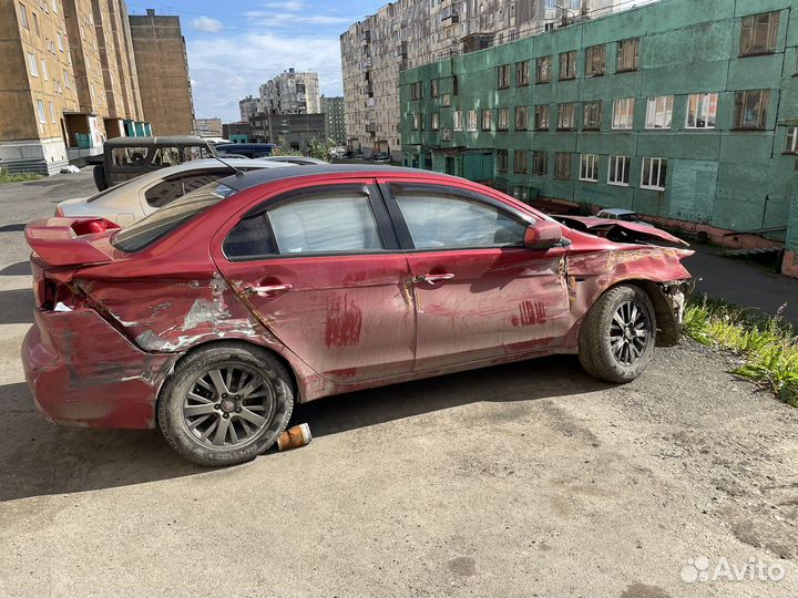 Mitsubishi Lancer 2.0 CVT, 2007, битый, 295 000 км