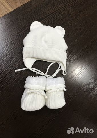 Шапка и пинетки утеплённые