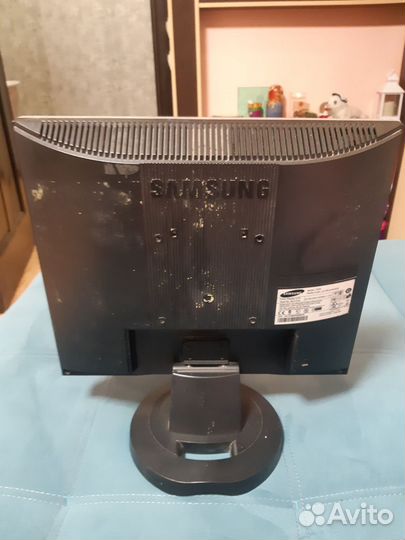 Монитор Samsung syncmaster 720N