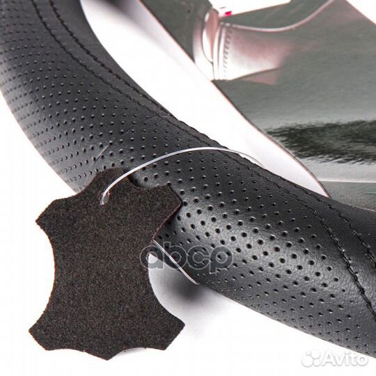 Оплетка на руль (M 38 см, иск. кожа PU) черная