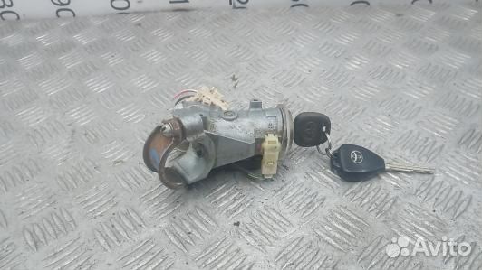 Замок зажигания toyota hilux RN70 (6TD02J101)