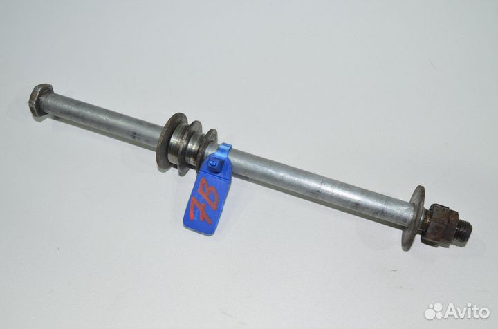 Ось заднего колеса Yamaha FZX250 zeal