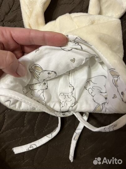 Шапочка демисезонная на новорожденного новая