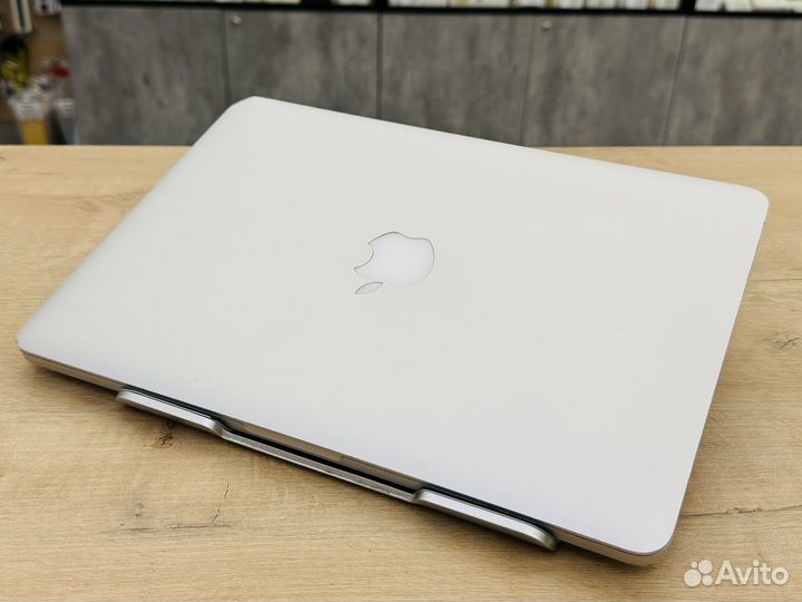 Apple MacBook Pro 13 2014 Core i5/ 256 1 цикл