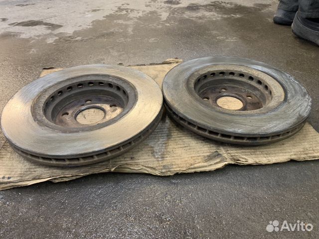 Передние тормозные диски 4351248130 от RX350