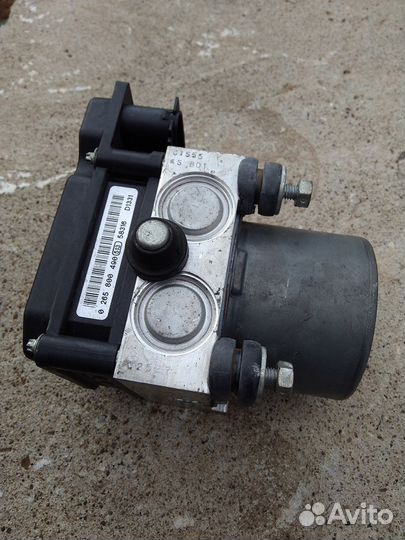 Блок ABS абс на Subaru Forester SG5 SG9 2005-2007г