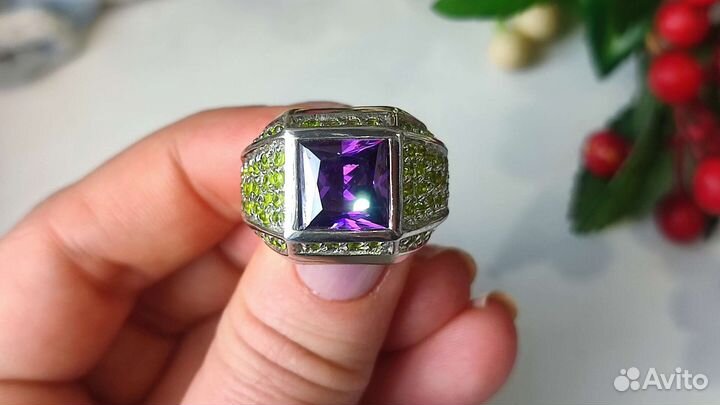 Перстень аметист и хризолиты, 18,5 р-р 925