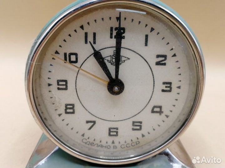 Часы настольные будильник Б84 металл СССР