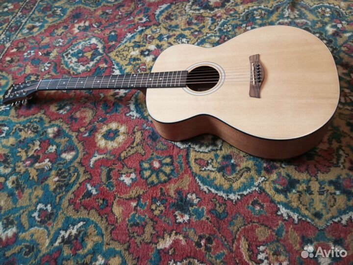 Акустическая гитара
