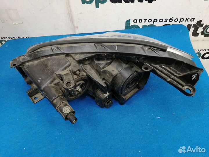 Фара галоген правая 81130-42450 Toyota Rav4 30
