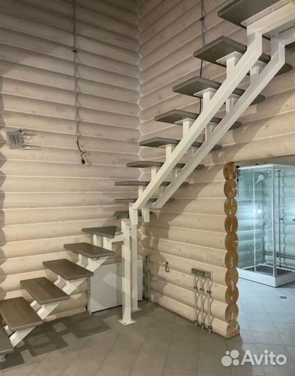 Лестница на металлокаркасе/монокосоуре