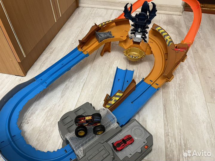 Игрушка трек hotwheels электрический