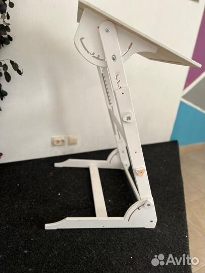 Стоячие парты, конторка