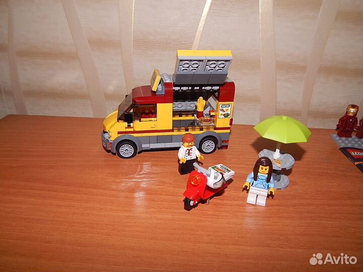 Лего несколько наборов в коробках