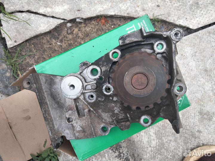 Помпа для renault megane/ Рено Сценик 1