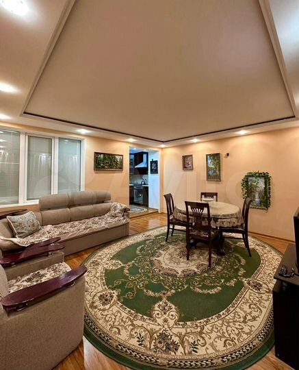 3-к. квартира, 71 м², 3/5 эт.