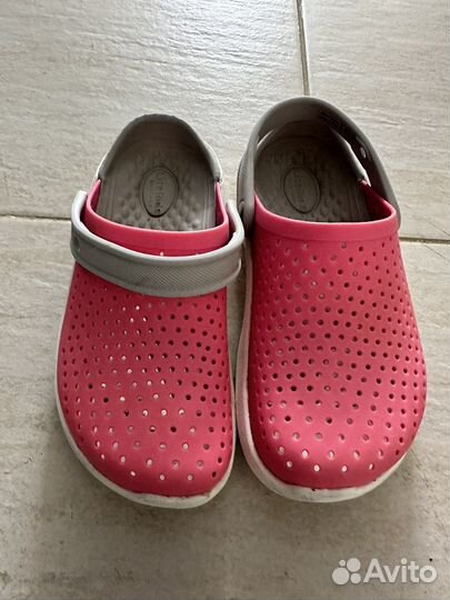 Crocs j2 для девочки 33