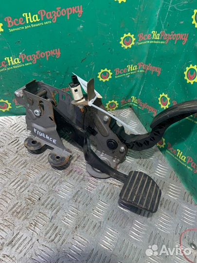 Блок педалей газ, тормоз Renault Fluence седан 1.6