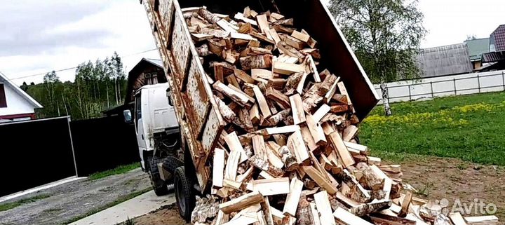 Дрова сложенные
