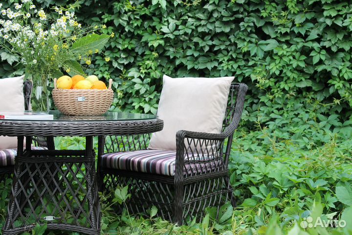 Садовая плетеная мебель